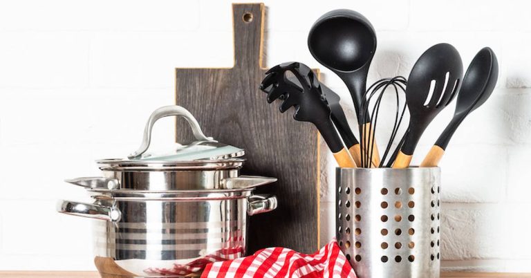 Pengaturan Penggunaan Alat Bersama di Dapur Efisiensi dan Kebersihan Terjaga