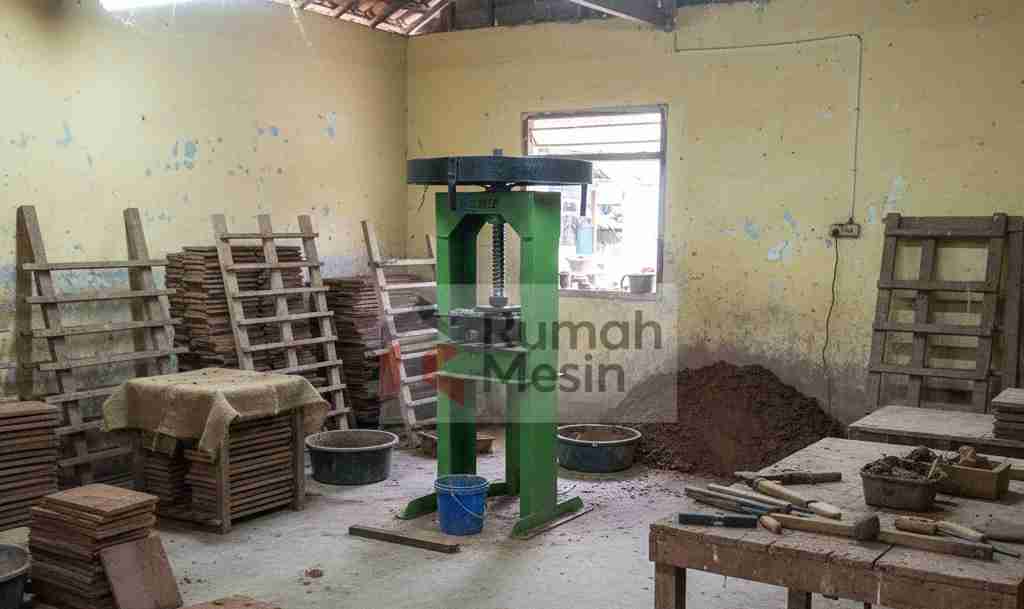 Cara Mengatasi Masalah Mesin Press Genteng untuk Produksi
