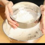 Cara Mengayak Tepung Agar Halus Dan Bebas Gumpalan